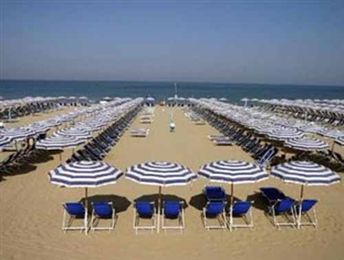 the beach in Tirrenia